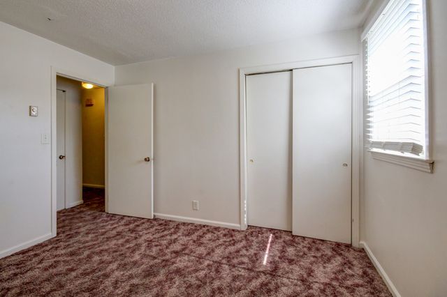 354 Crest Dr, Clarksville, TN 37043