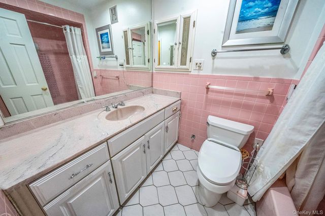 2023 Whitestone Expressway, Whitestone, NY 11357