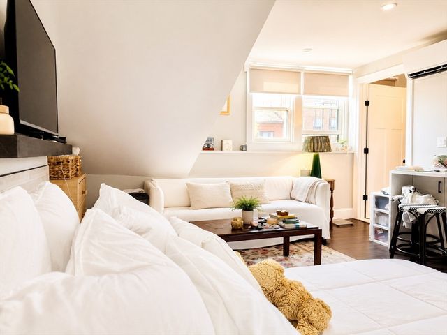 105 Charles Street 5, Boston, MA 02114
