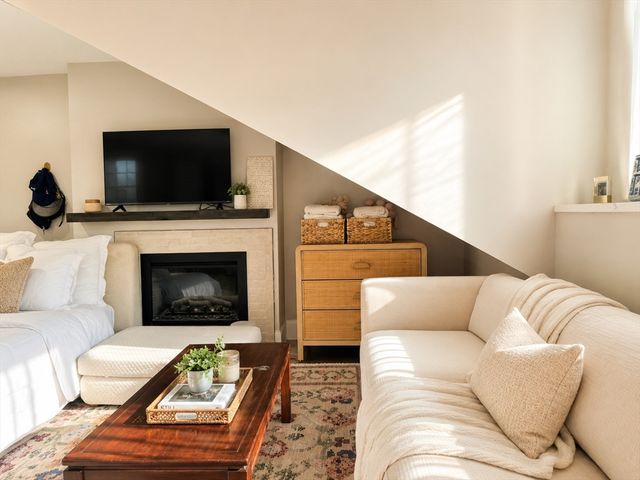 105 Charles Street 5, Boston, MA 02114