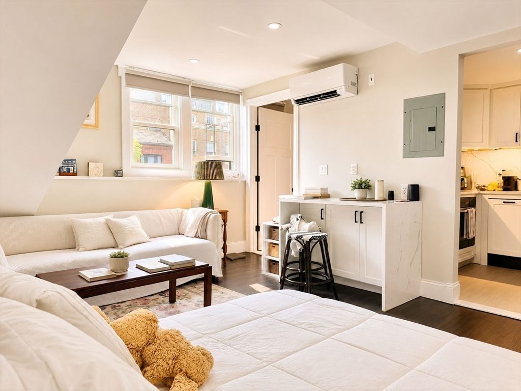 105 Charles Street 5, Boston, MA 02114