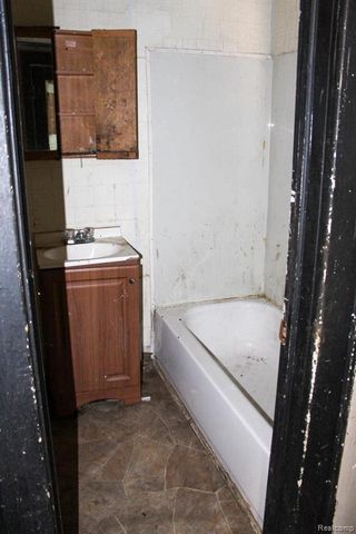 134 Stockdale Street, Flint, MI 48503