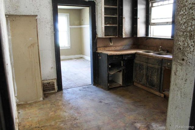 134 Stockdale Street, Flint, MI 48503