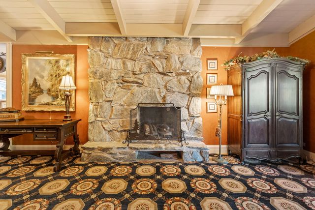 561 W 58th Street, Hinsdale, IL 60521
