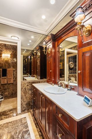 561 W 58th Street, Hinsdale, IL 60521