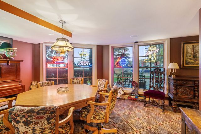 561 W 58th Street, Hinsdale, IL 60521
