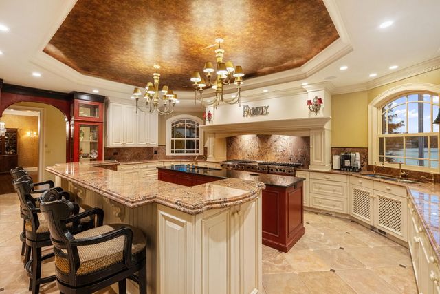 561 W 58th Street, Hinsdale, IL 60521