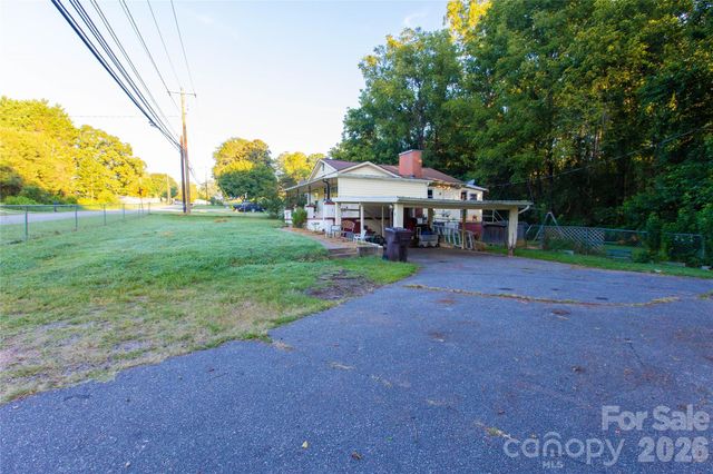 2287 US 70 Highway, Morganton, NC 28655