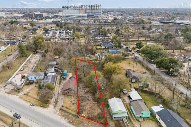 5222 Bennington Street, Houston, TX 77028