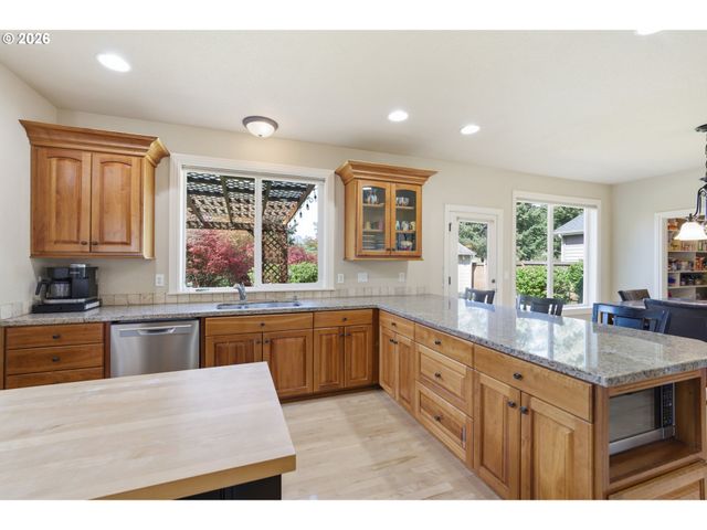 1625 GEMMA St Nw, Salem, OR 97304