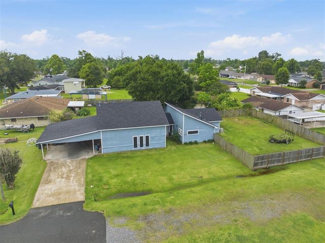 301 Crystal Lane, Sulphur, LA 70663
