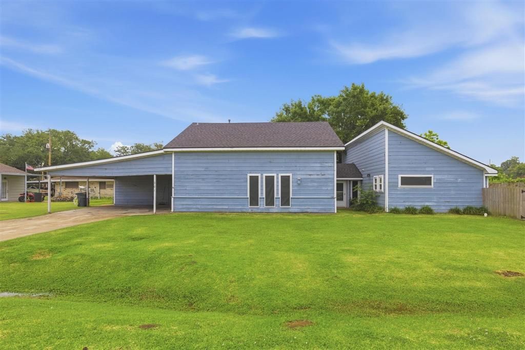 301 Crystal Lane, Sulphur, LA 70663
