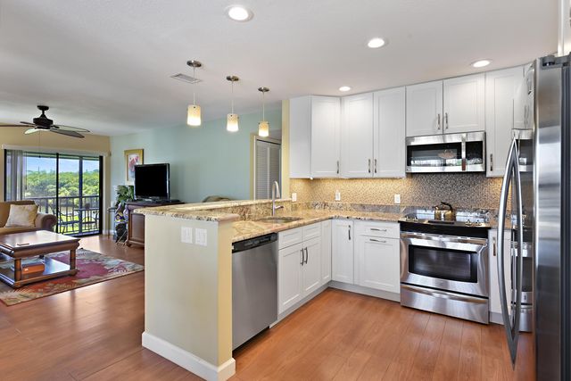 950 S Kanner Highway, Stuart, FL 34994