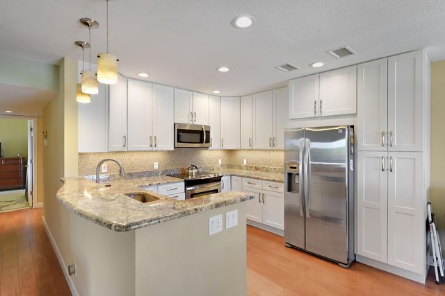 950 S Kanner Highway, Stuart, FL 34994