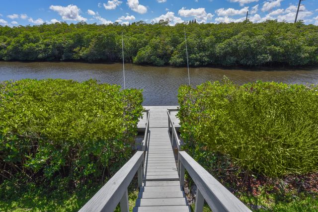 950 S Kanner Highway, Stuart, FL 34994