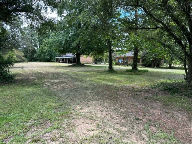 2001 Alsobrooks Road, Cleveland, TX 77328