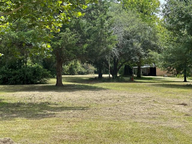 2001 Alsobrooks Road, Cleveland, TX 77328