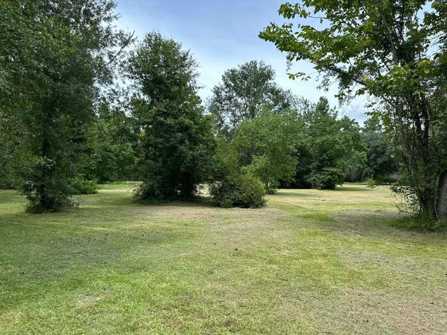 2001 Alsobrooks Road, Cleveland, TX 77328