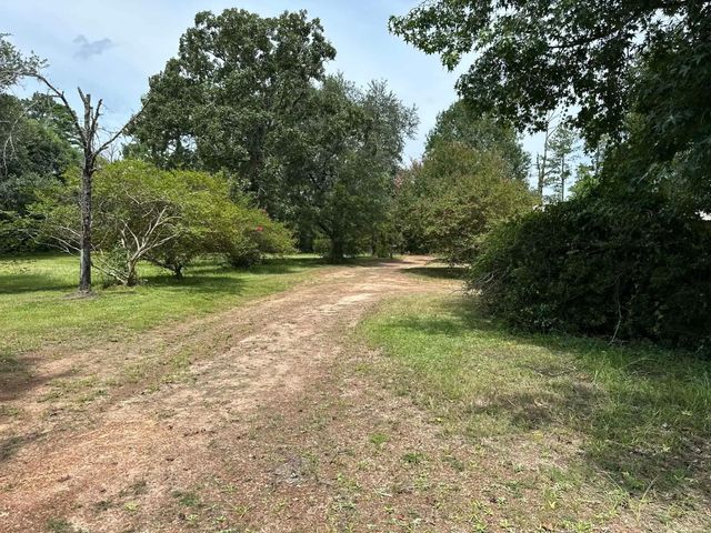 2001 Alsobrooks Road, Cleveland, TX 77328