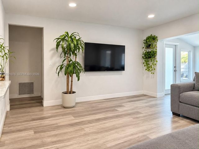 2331 Mckinley Street, Hollywood, FL 33020