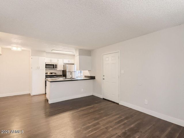 2524 W GLENROSA Avenue A2, Phoenix, AZ 85017