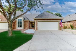 9430 E Bent Tree Cir, Wichita, KS 67226