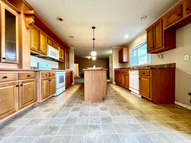 10460 E State Road 450, Shoals, IN 47581