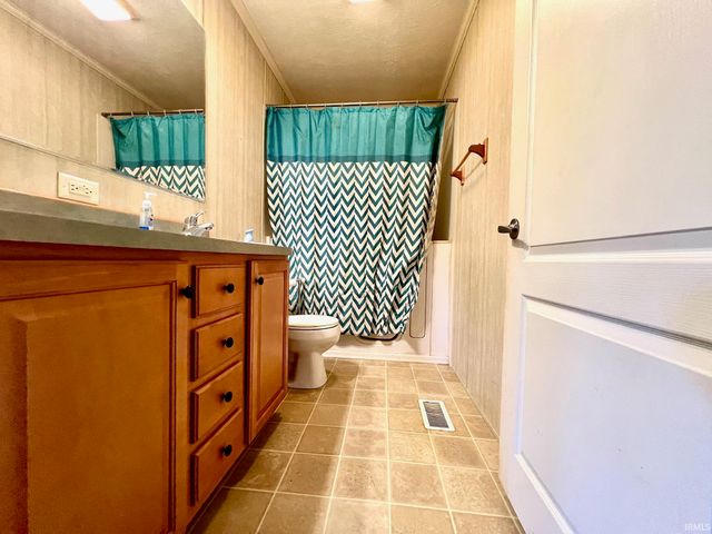 10460 E State Road 450, Shoals, IN 47581