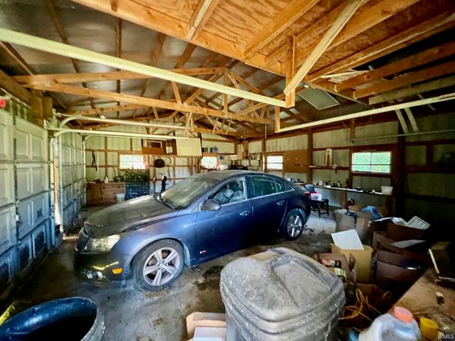 10460 E State Road 450, Shoals, IN 47581