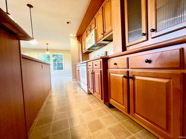 10460 E State Road 450, Shoals, IN 47581