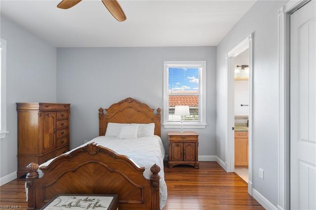 4778 Europa DR, Naples, FL 34105