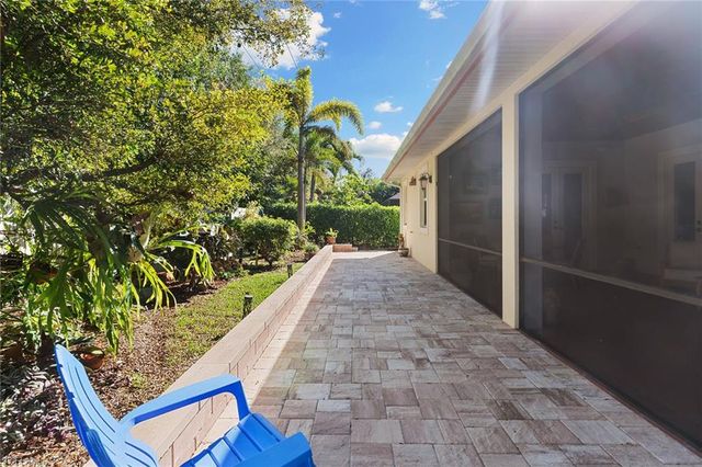 4778 Europa DR, Naples, FL 34105