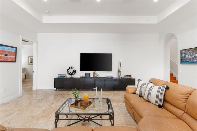 4778 Europa DR, Naples, FL 34105