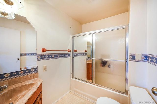 414 E Lincoln Ave, Escondido, CA 92026