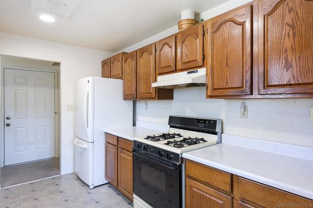 414 E Lincoln Ave, Escondido, CA 92026