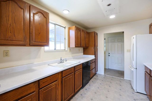 414 E Lincoln Ave, Escondido, CA 92026