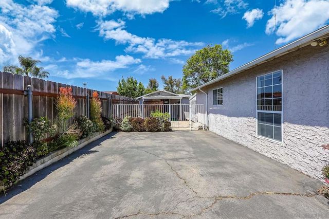 414 E Lincoln Ave, Escondido, CA 92026