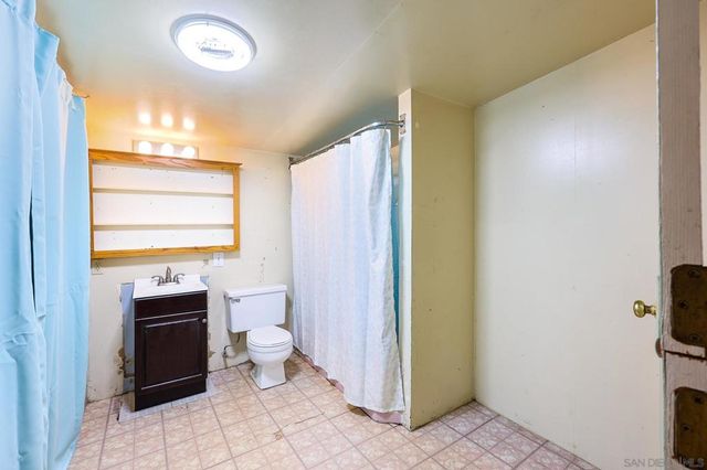 414 E Lincoln Ave, Escondido, CA 92026