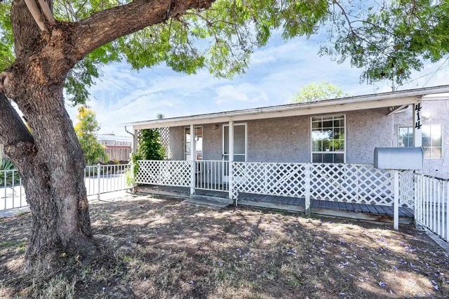 414 E Lincoln Ave, Escondido, CA 92026