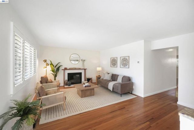 31590 Hugh Way, Hayward, CA 94544