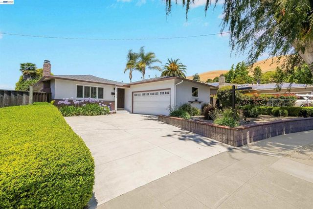 31590 Hugh Way, Hayward, CA 94544