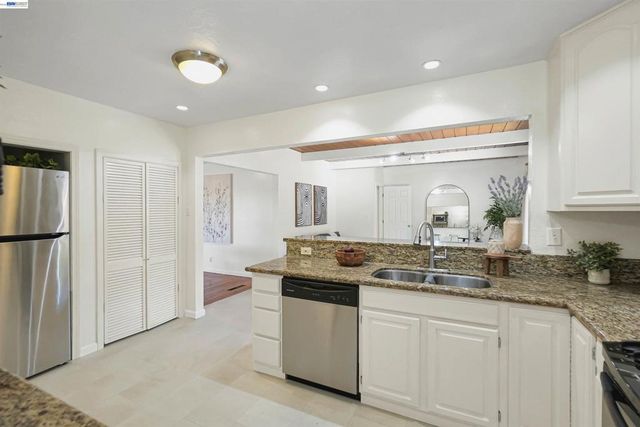 31590 Hugh Way, Hayward, CA 94544