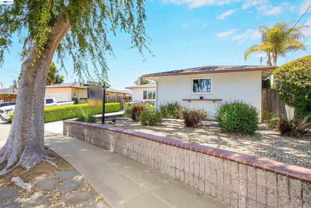 31590 Hugh Way, Hayward, CA 94544