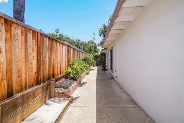 31590 Hugh Way, Hayward, CA 94544