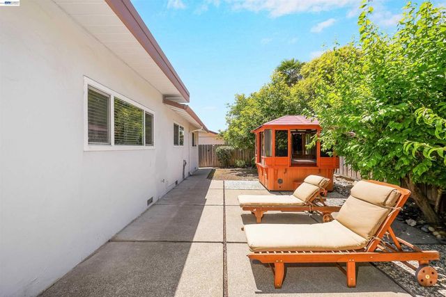 31590 Hugh Way, Hayward, CA 94544