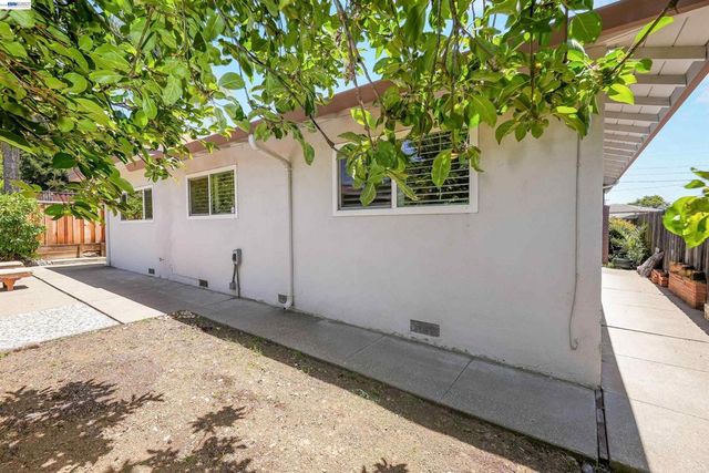 31590 Hugh Way, Hayward, CA 94544