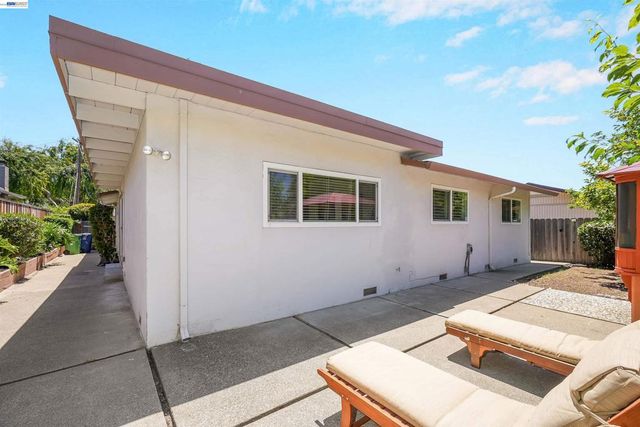 31590 Hugh Way, Hayward, CA 94544