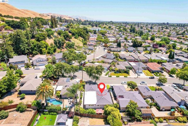 31590 Hugh Way, Hayward, CA 94544