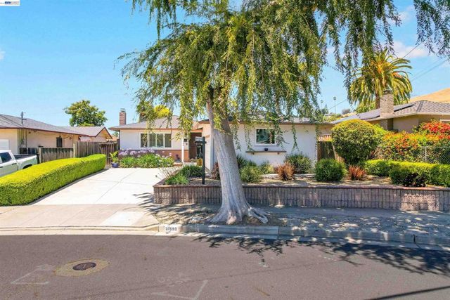 31590 Hugh Way, Hayward, CA 94544