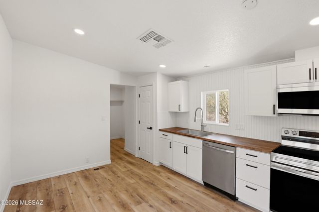 13520 E Whitehorse Trail, Vail, AZ 85641
